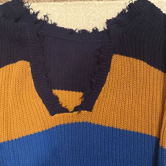 Multi color Cropped Raw Hem Sweater - Picture 7 of 8